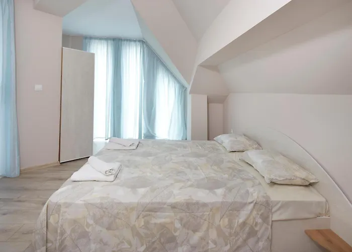 Family Summer מלון