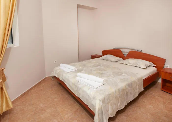 Family Summer מלון 2*